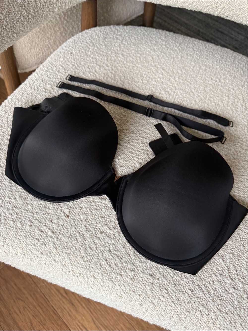 Victoria’s Secret Black Strapless Push-Up Bra | 36DD